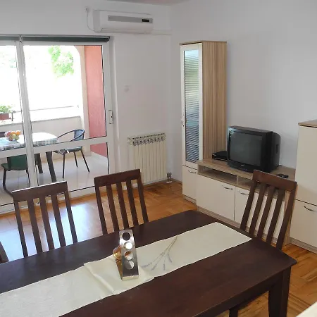 Appartamento In 5500 *